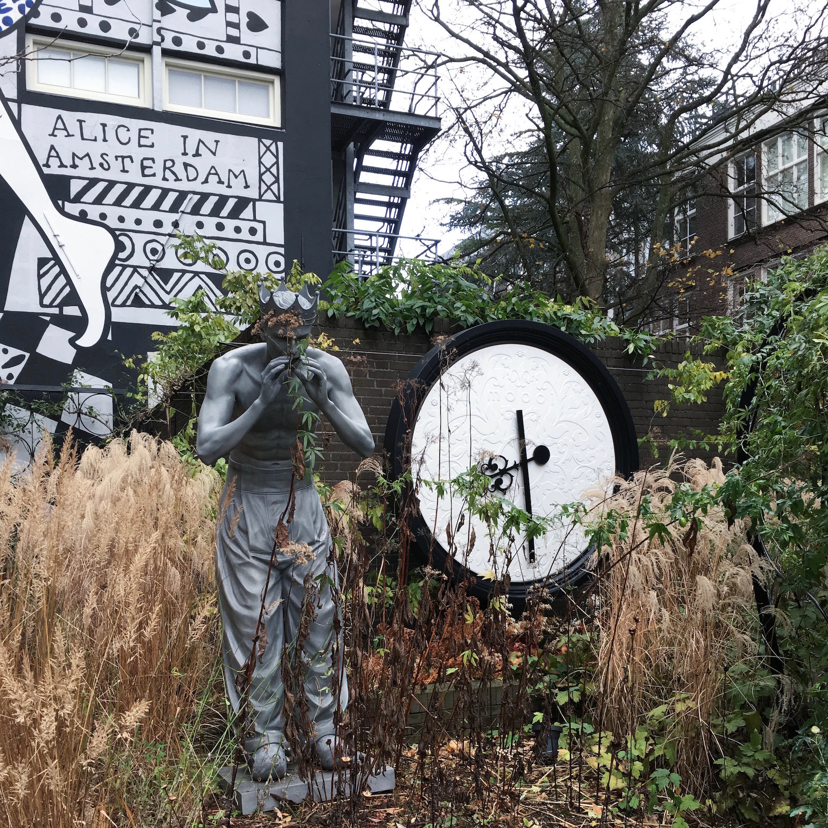 suelovesnyc_sue_loves_nyc_travel_blog_lifestyle_reise_blog_reisen_amsterdam_hotel_tipp_hotel_andaz_amsterdam_alice_im_wunderland