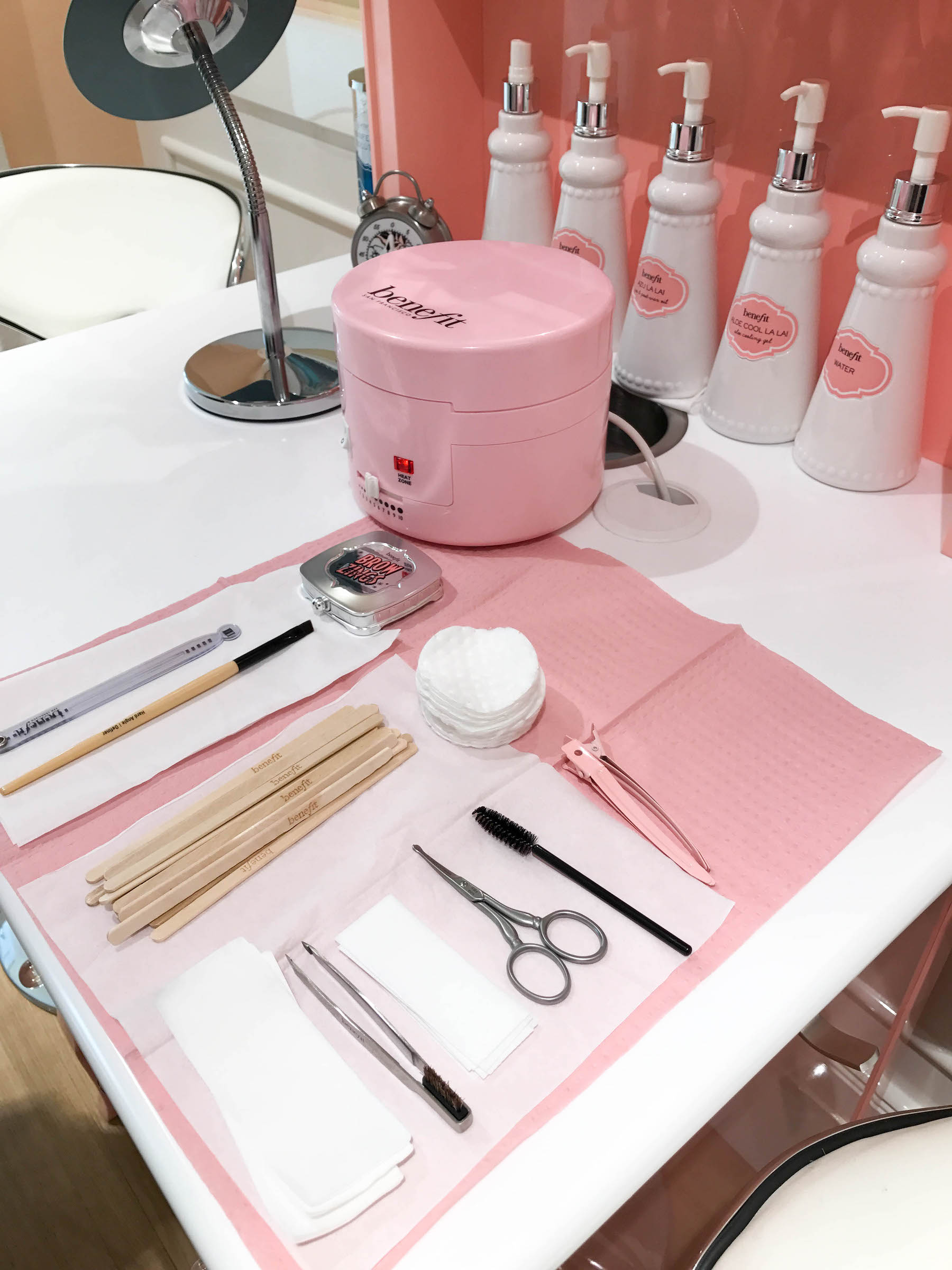 suelovesnyc_sue_loves_nyc_susan_fengler_benefit_brow_bar_in_Hamburg_eppendorf
