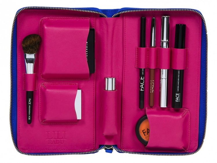 Face-Wallet-striking-blue_fuchsia2