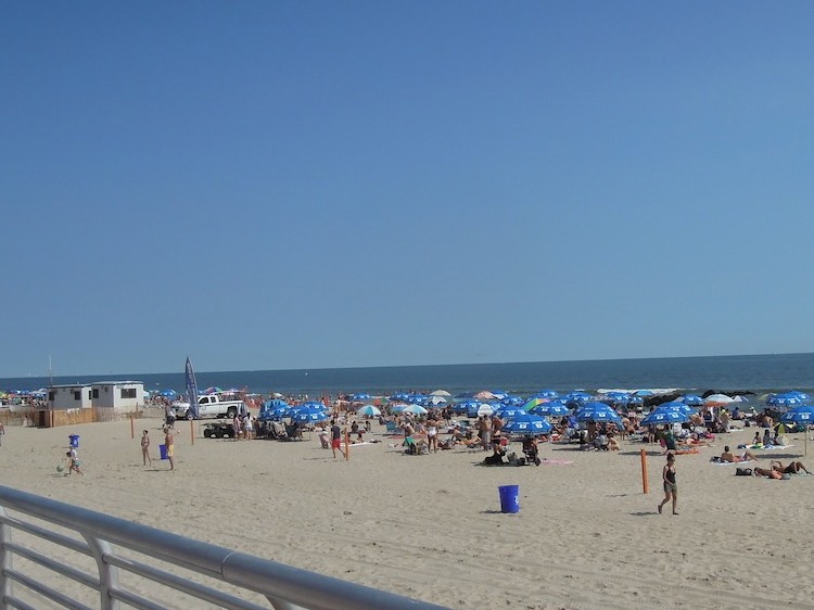 Strand_New_York_Long-Beach