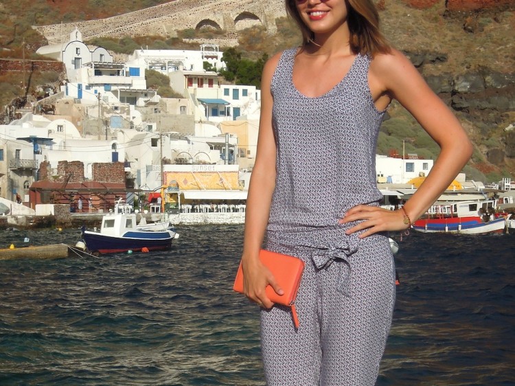 outfit-mcgregor-suelovesnyc-overall-greece-santorin