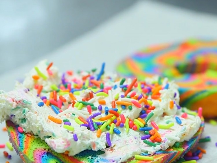 regenbogen_bagels_rainbow_bagels
