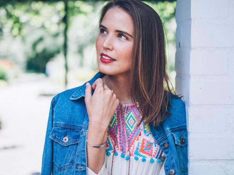 Outfit Folklore-Bluse