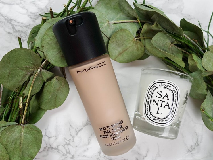 mac next to nothing face colour suelovesnyc_sue_loves_nyc_susan_fengler_mac_next_to_nothing_face_colour_fluide_illuminateur_teinte