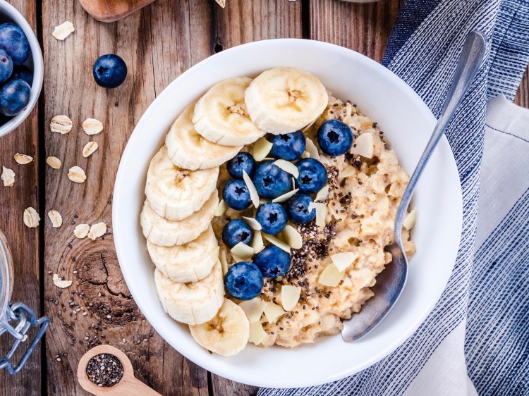 glutenfreier ernährungsplan suelovesnyc_blog_susan_fengler_hamburg_glutenfrei_ernahrungsplan_ernaehrungsplan_upfit_porridge_bananen