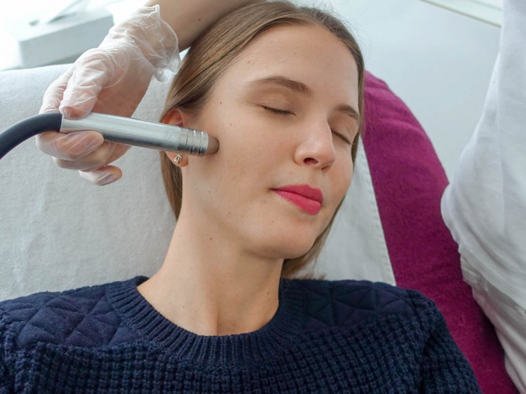 mikrodermabrasion Erfahrungen Hamburg Suelovesnyc_susan_fengler_mikrodermabrasion_erfahrungsbericht_test_reviderm_hamburg-2