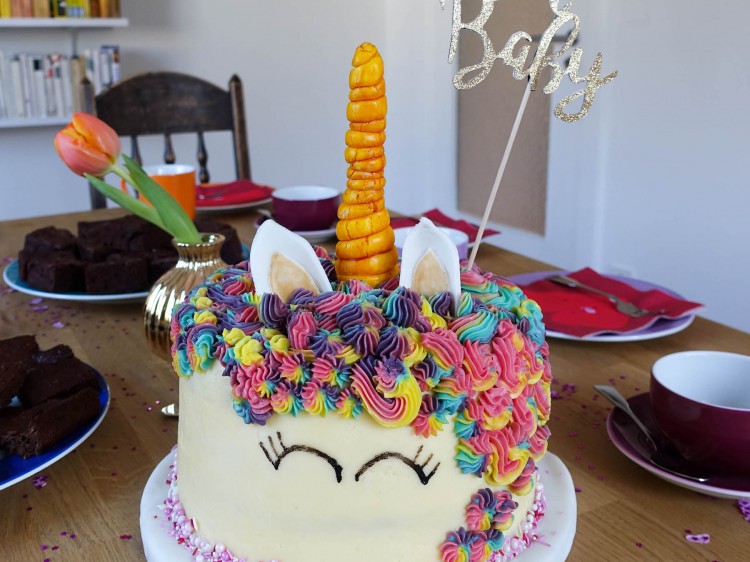 Babyparty suelovesnyc_susan_fengler_babyparty_unicorn_cake_einhorn_torte_einhorn_kuchen