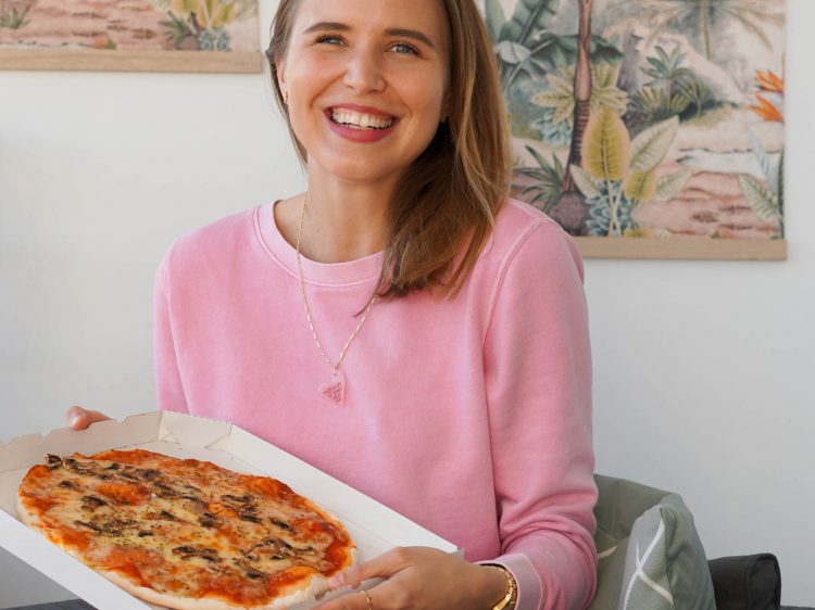 homeoffice routine suelovesnyc_susan_fengler_weekly_update_homeoffice_routine_pizza_glutenfrei_hamburg