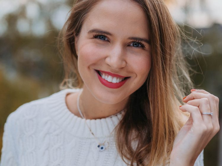 suelovesnyc_susan_fengler_hamburg_stressmanagement_stressbewaeltigung_laecheln_bei_stress_lacheln_bei_stress lächeln bei stress